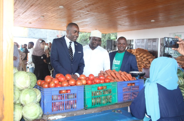 image Foire agricole du CRDE de Diboini : 10 tonnes de gingembre et 10 tonnes de pomme de terre vendues